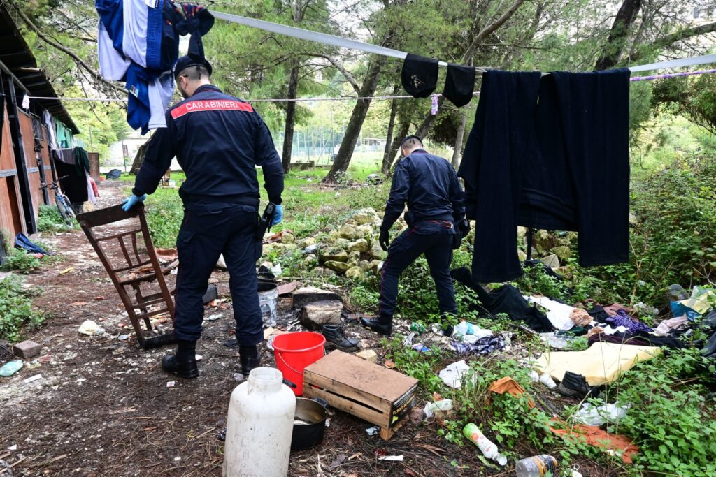caltabellotta baraccopoli carabinieri