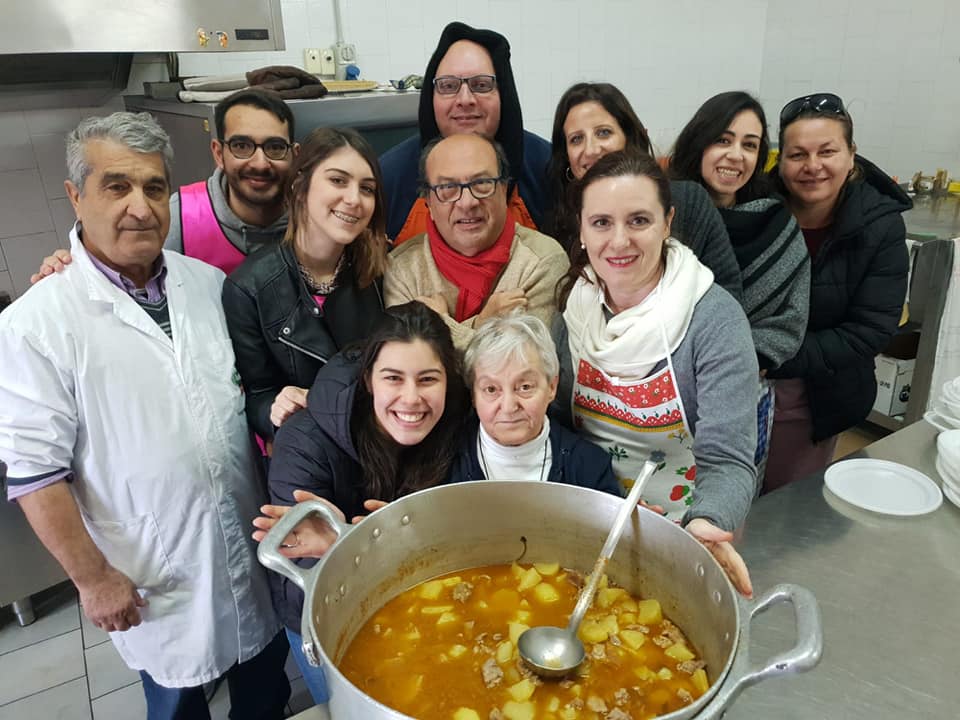 volontari mensa-della-solidarieta