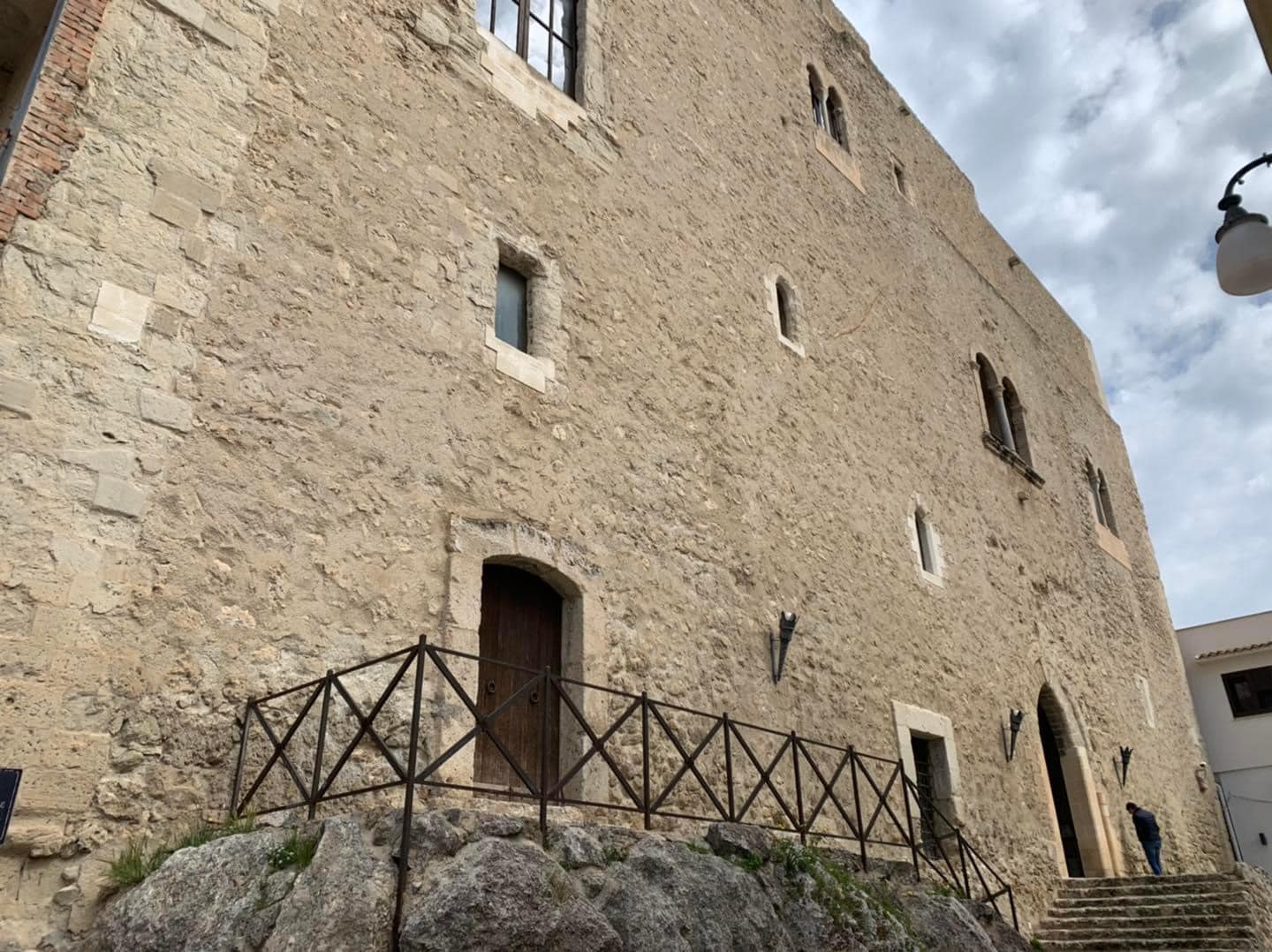 Favara, Capodanno tra musica e letteratura: omaggio ad Antonio Russello al Castello Chiaramonte