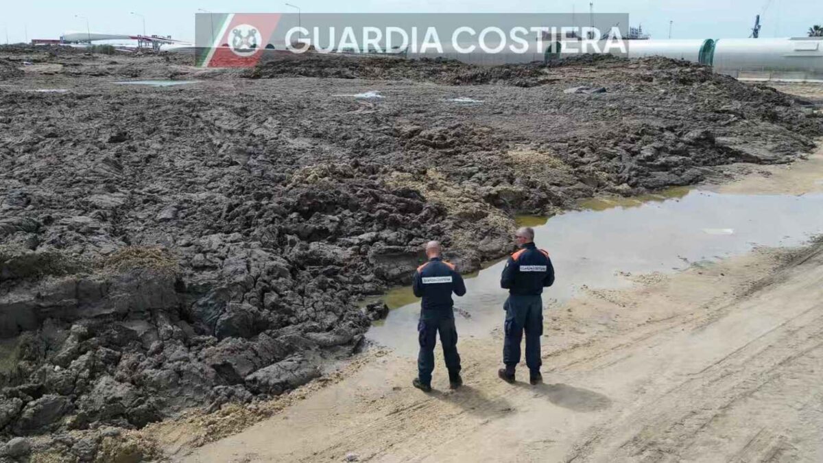 Mareamico sulla colmata di melma all’ingresso del paese: “Il sindaco sia coraggioso come per il dissalatore”