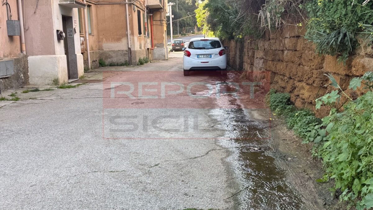 “Agrigento, un anno di liquami davanti alle case: PEC, diffide e topi in via Petrarca. Ma nessuno interviene.”