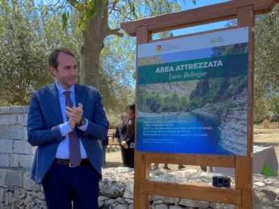 Riserva Cavagrande nel Siracusano, inaugurata l’area attrezzata “Lucas Bollengier”. L’assessore regionale all’Agricoltura Luca Sammartino: “Uniamo valorizzazione del territorio e memoria”