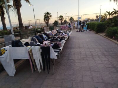 Benvenuti nel “gran bazar” del lungomare di San Leone, impazza il commercio abusivo