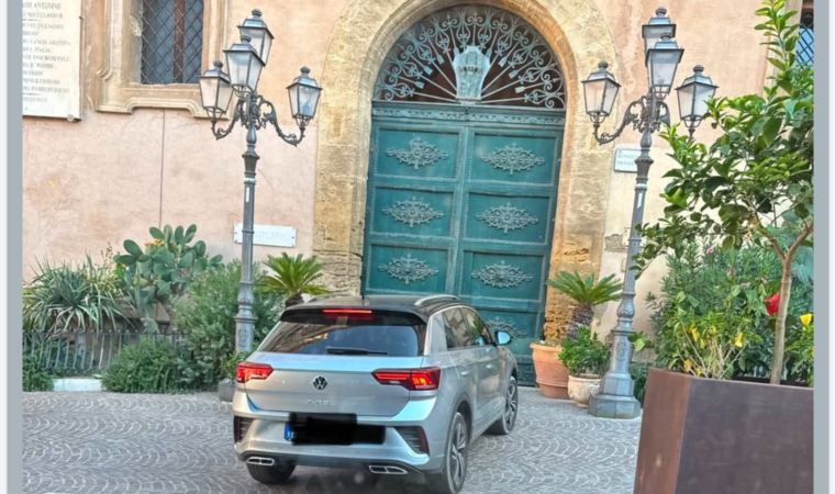 Agrigento, Mangione denuncia l’auto davanti al Comune. Ma forse dimentica un dettaglio: Oggi governa il suo sindaco Michele Sodano