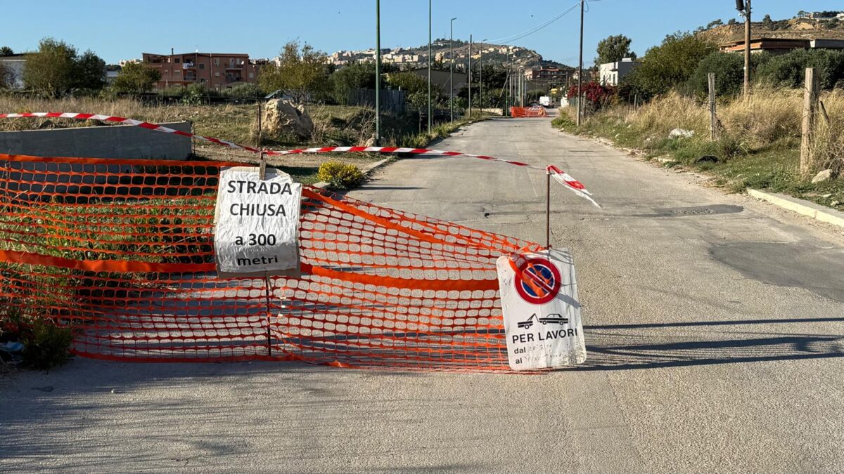 Agrigento, via dei Fiumi abbandonata da 38 giorni. Il Comune aspetta AICA mentre i cittadini pagano le conseguenze